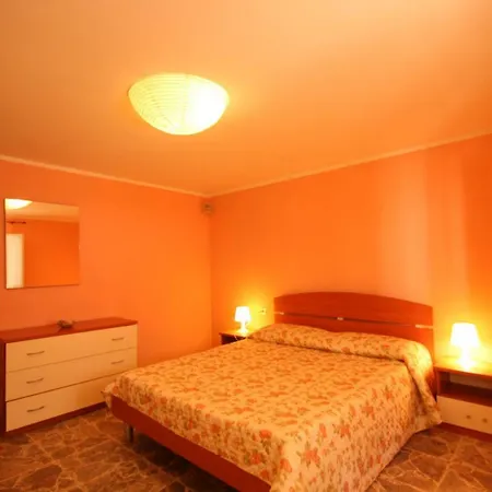 Apartment A 300 M Dal Mare Grazioso Castagneto Carducci
